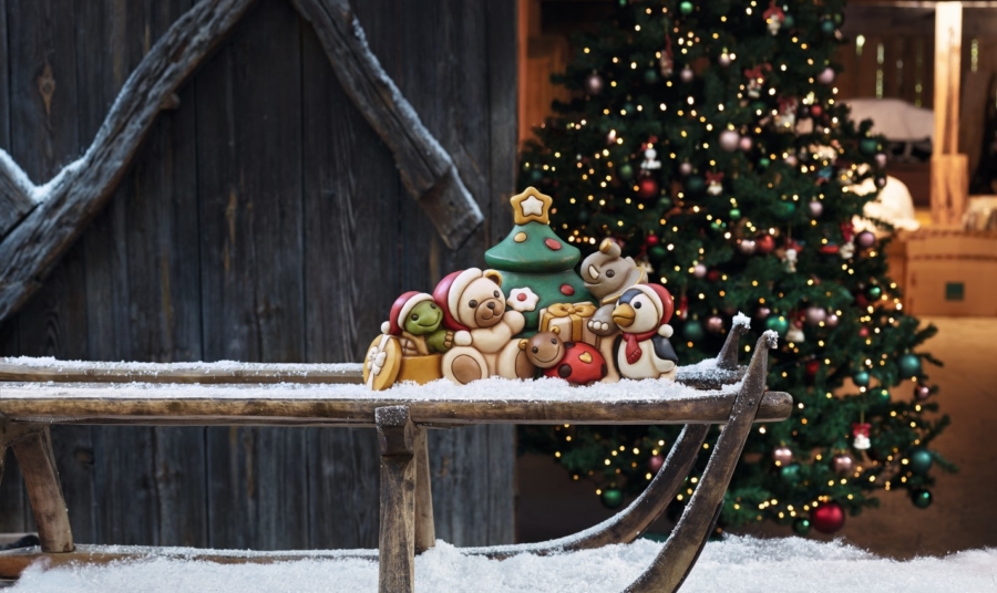 Albero Di Natale Della Thun.Thun Presepe Natale 2018 I Nuovi Personaggi E La Piramide Natalizia Altoatesina