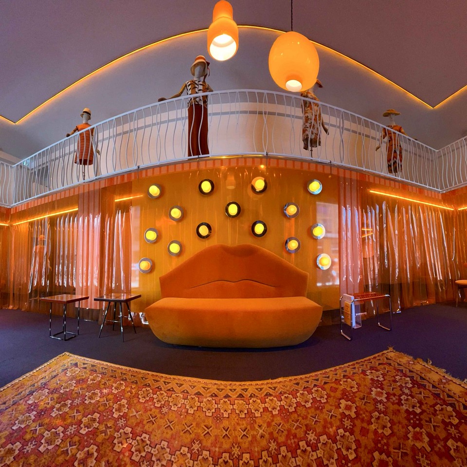 fuorisalone-2023-l-arabesque-design-gallery-orange-room