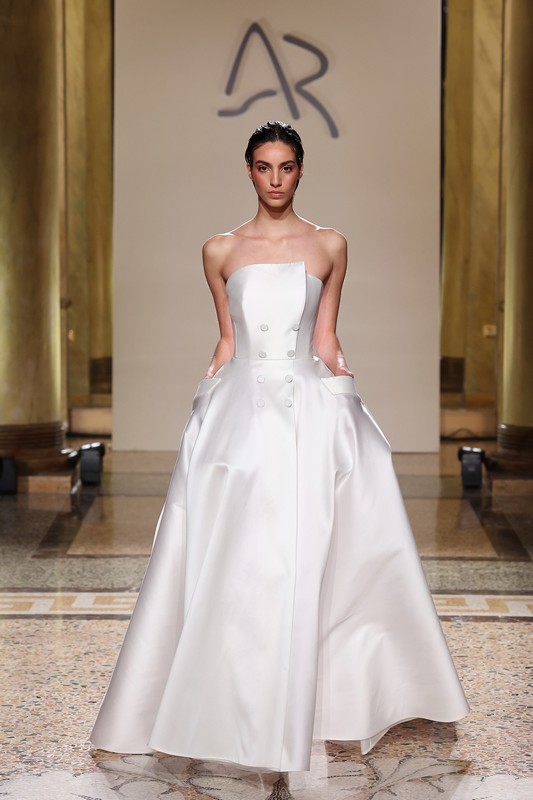 Abiti da sposa Antonio Riva Milano 2024