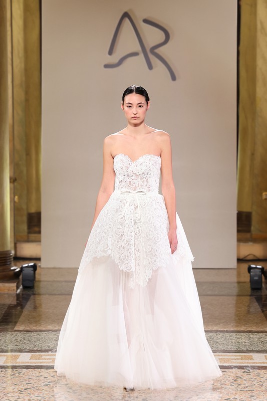 Abiti da sposa Antonio Riva Milano 2024