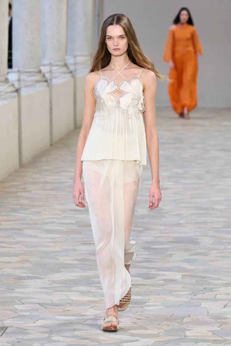 Alberta Ferretti primavera estate 2025