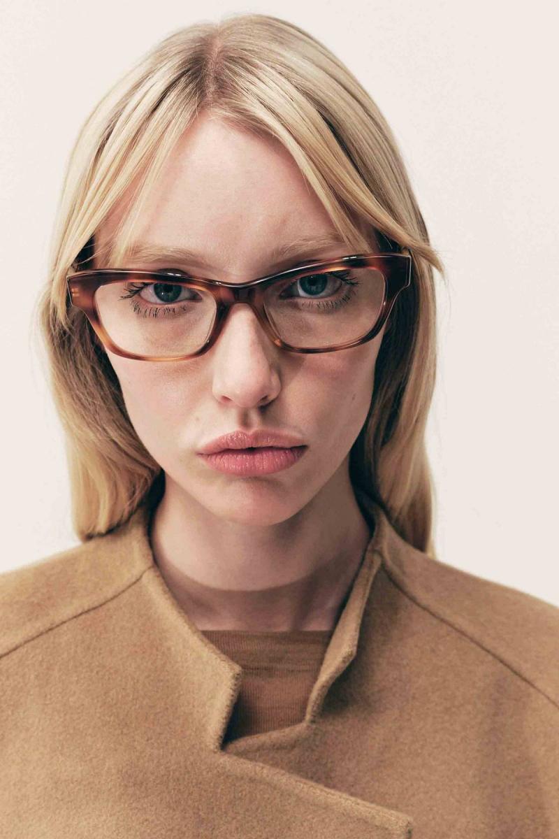 Campagna pubblicitaria Khaite Oliver Peoples 2025