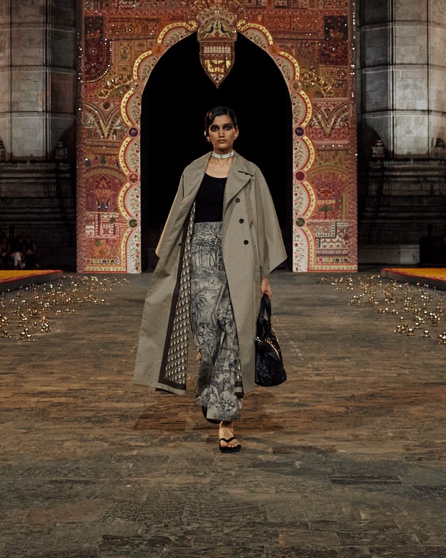 Dior Mumbai Sfilata 2023 abiti