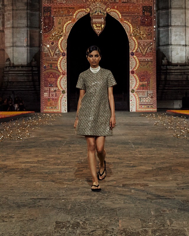 Dior Mumbai Sfilata 2023 abiti