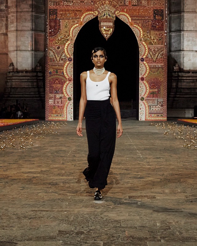 Dior Mumbai Sfilata 2023 abiti