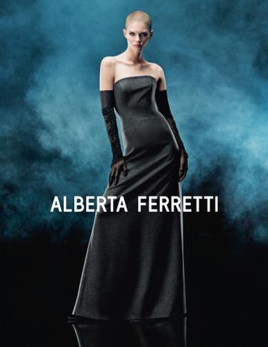 Alberta Ferretti campagna autunno inverno 2023