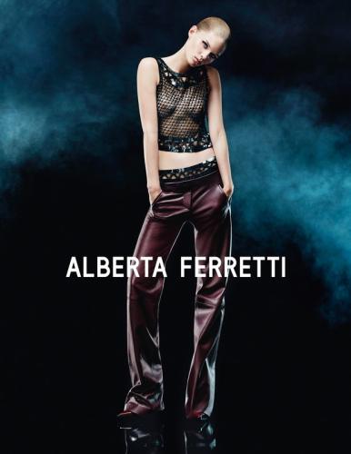 Alberta Ferretti campagna autunno inverno 2023