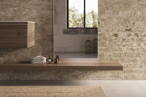 Come arredare il bagno con il legno