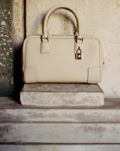 Loewe campagna pre-collezione autunno inverno 2023