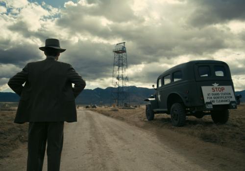 Oppenheimer film recensione