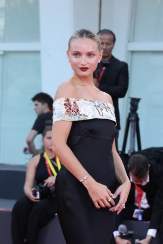 Povere Creature red carpet Venezia 2023