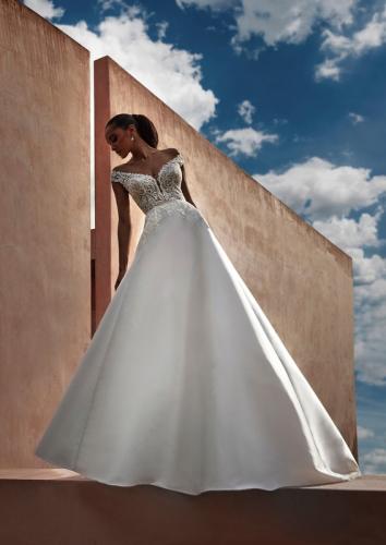 Pronovias abiti da sposa 2024