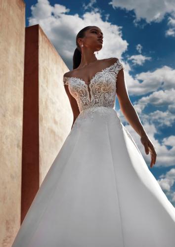 Pronovias abiti da sposa 2024