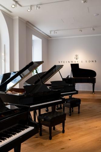 Steinway  Sons Milano