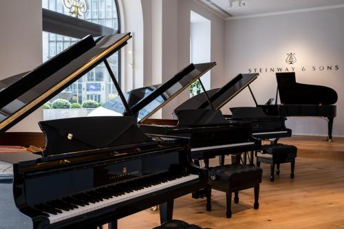 Steinway  Sons Milano