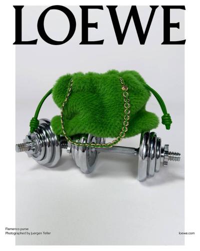 Loewe-pre-collezione-primavera-estate-2025-campagna-accessori-10