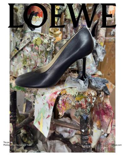 Loewe-pre-collezione-primavera-estate-2025-campagna-accessori-11