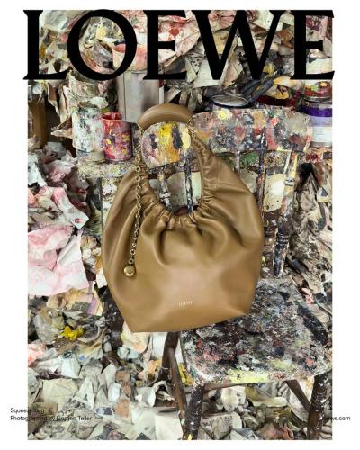 Loewe-pre-collezione-primavera-estate-2025-campagna-accessori-15