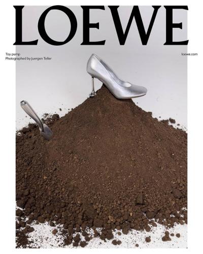 Loewe-pre-collezione-primavera-estate-2025-campagna-accessori-2