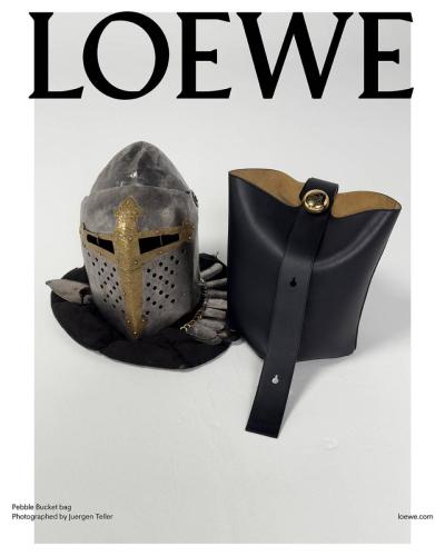 Loewe-pre-collezione-primavera-estate-2025-campagna-accessori-7