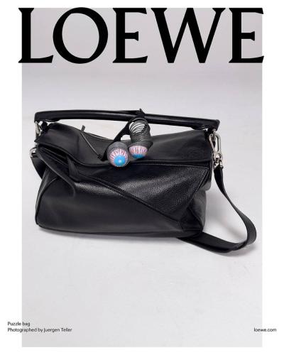 Loewe-pre-collezione-primavera-estate-2025-campagna-accessori-9